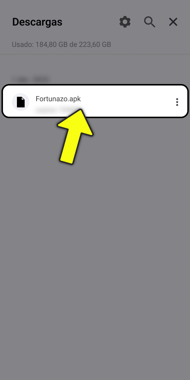 Abrí el archivo descargado para instalar la app Fortunazo.